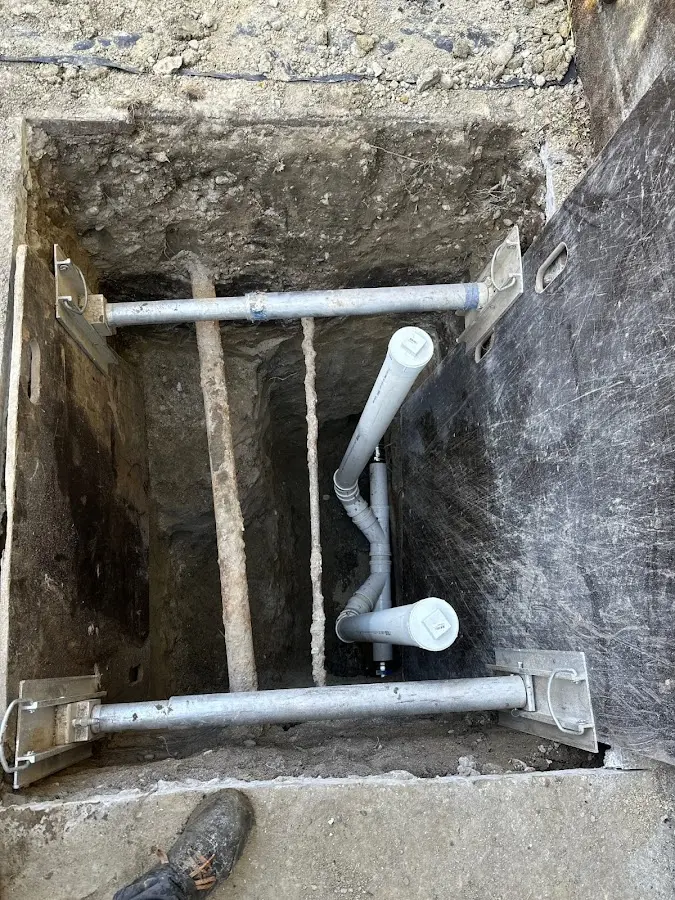Experienced plumber completing Drain Cleaning work in Valley Falls
